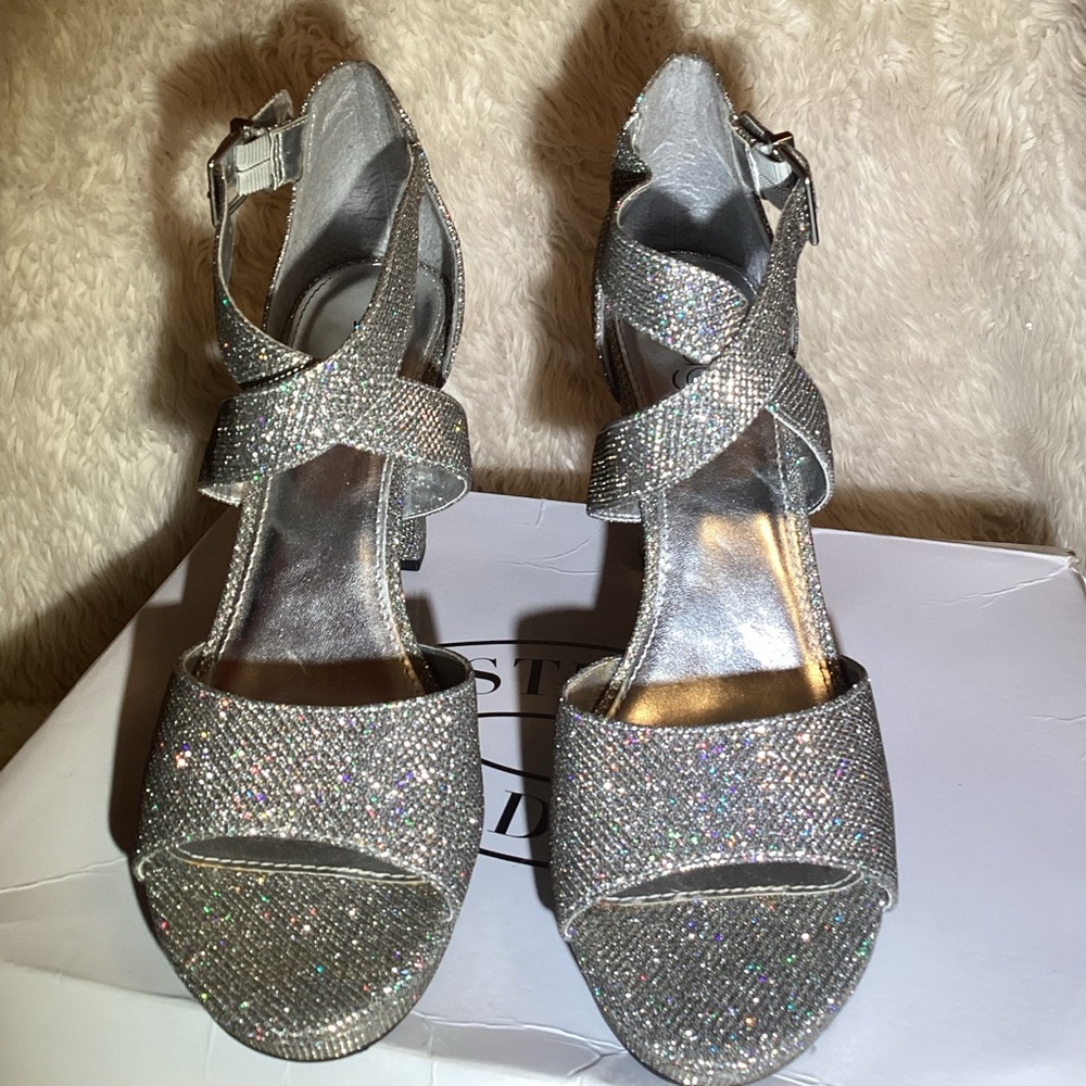 Sugar silver sparkle pumps size 10 - Picture 7 of 7